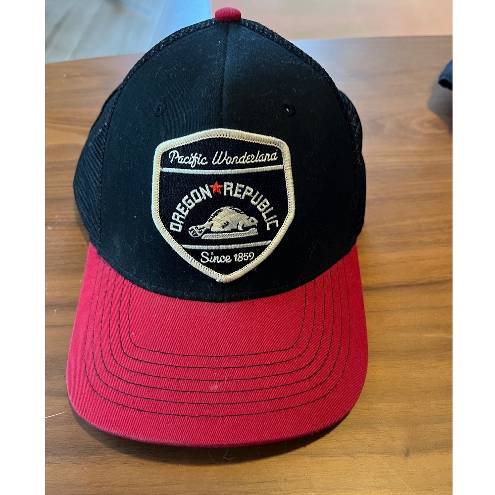 Oregon Republic Pacific Wonderland Beaver Patch Trucker Hat Black Red